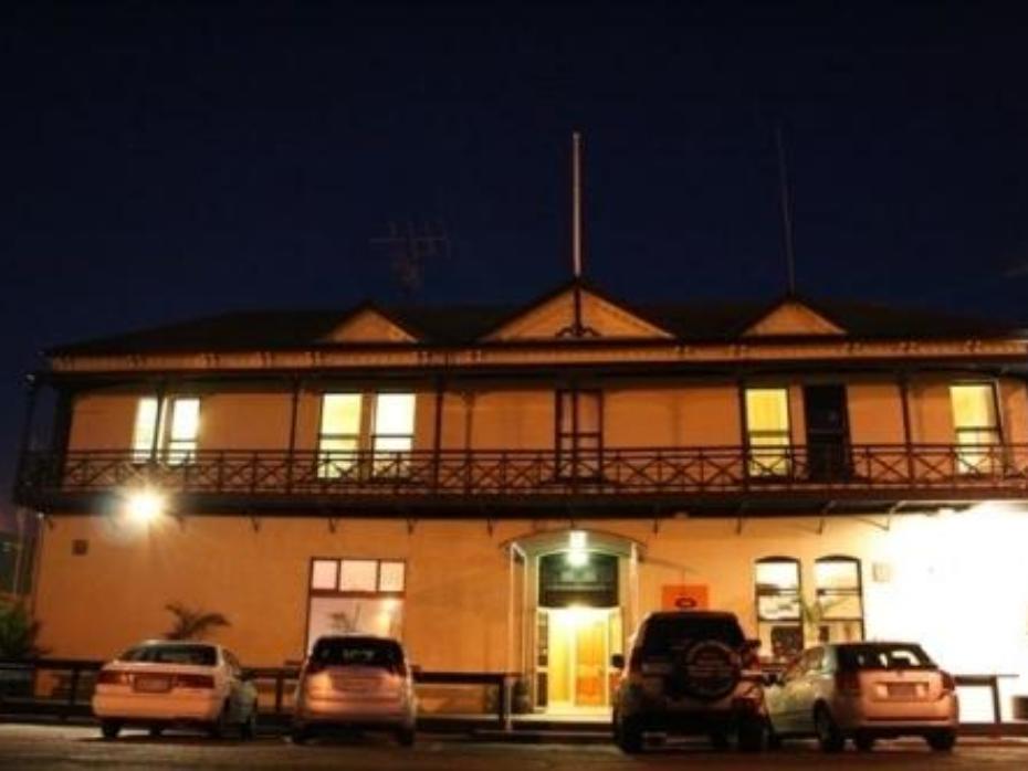 Customhouse Hotel And Backpackers Hostel Nelson Luaran gambar